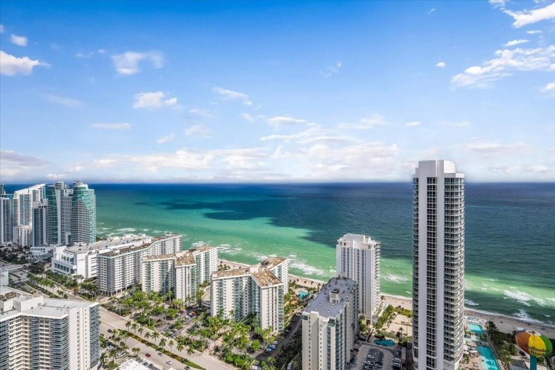Condo for sale at Hyde Beach House R1102