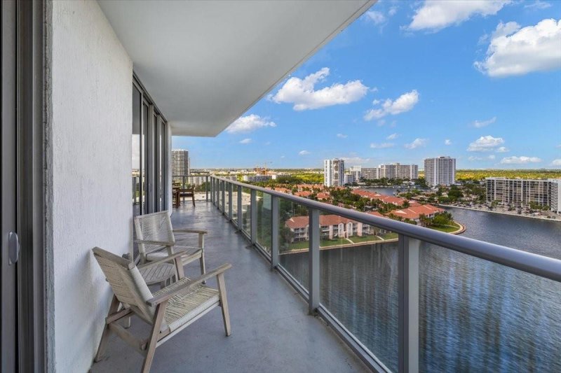 Condo for sale at Hyde Beach House R1102