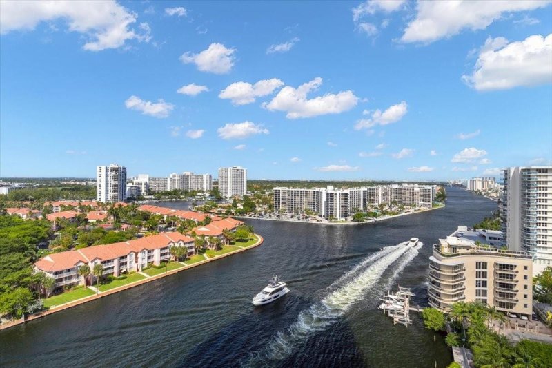 Condo for sale at Hyde Beach House R1102