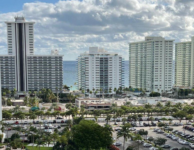 Condo for sale at Coral Ridge Towers North 1719