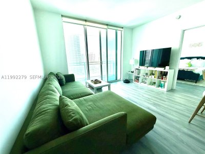 Comprar apartamento no The Plaza Tower I 2706