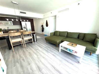 Comprar apartamento no The Plaza Tower I 2706