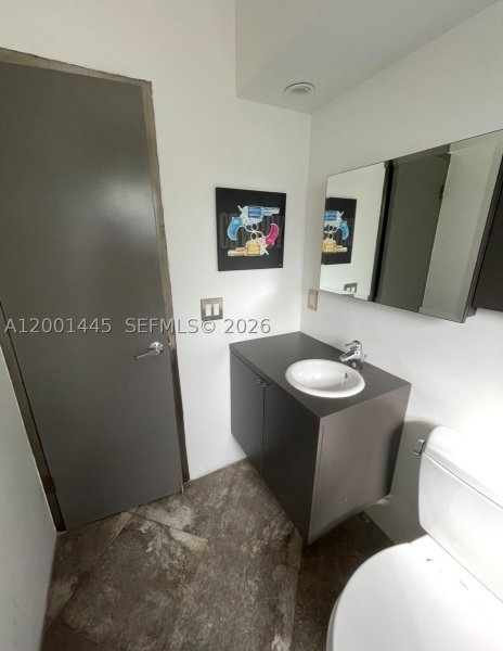 Condo for sale at Lincoln Towers A301