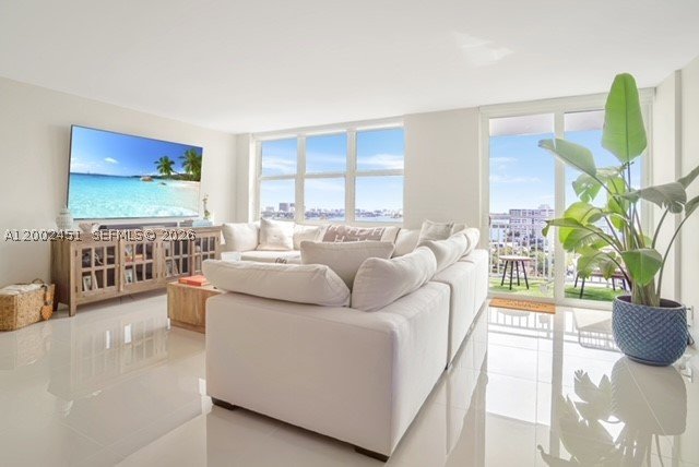 Condo for sale at Bayview Towers C1502