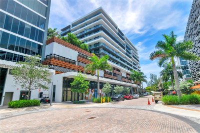ParkSquare Aventura Apt #705