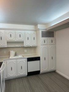 Comprar apartamento en Admirals Port Condos 509E