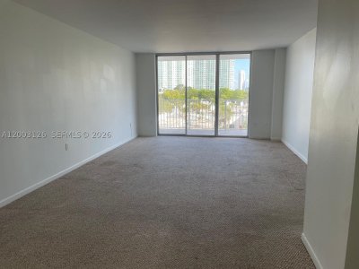 Comprar apartamento en Admirals Port Condos 509E