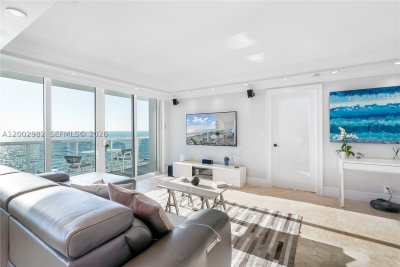 Aluguel de apartamento no Parker Tower 606
