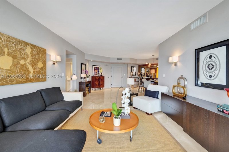 Condo for sale at Williams Island 2800 1001