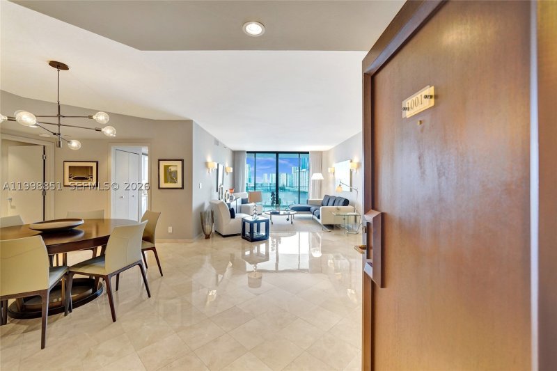 Condo for sale at Williams Island 2800 1001