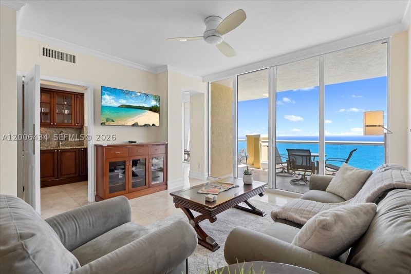 Alquiler de apartamento en Acqualina Resort & Spa 2702