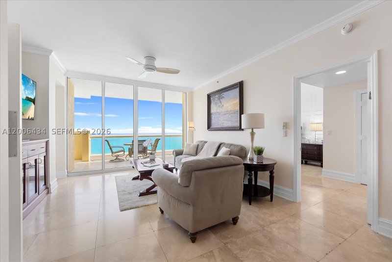 Alquiler de apartamento en Acqualina Resort & Spa 2702