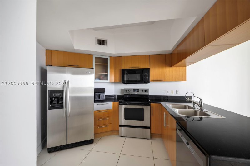 Condo for sale at Opera Tower 3801
