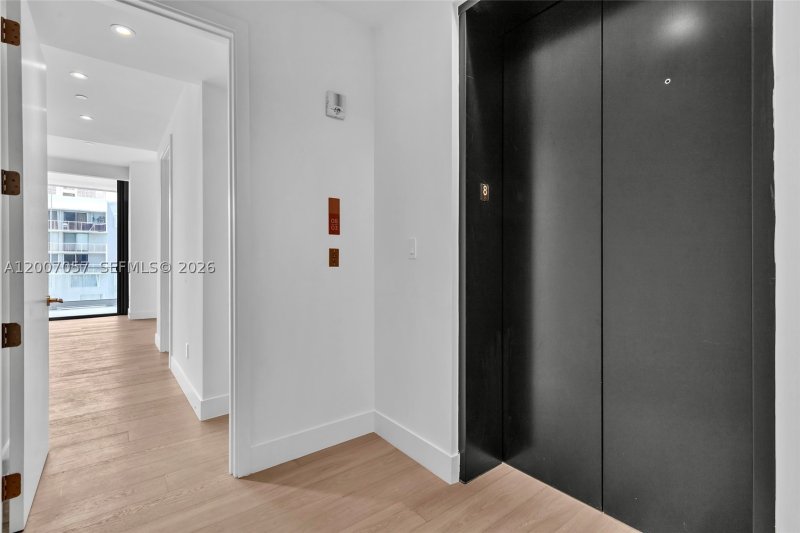 Comprar apartamento no Una Residences at Brickell 803