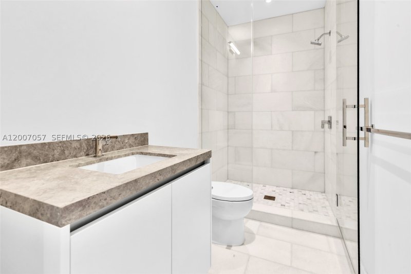 Comprar apartamento no Una Residences at Brickell 803