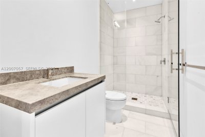 Comprar apartamento no Una Residences at Brickell 803