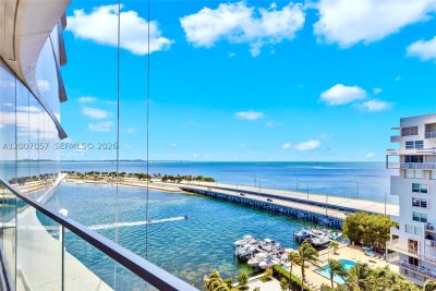 Una Residences at Brickell Apt #803