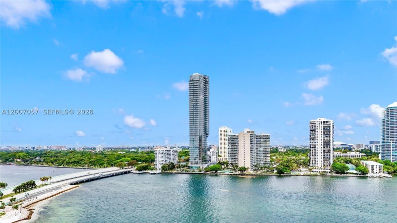 Comprar apartamento no Una Residences at Brickell 803