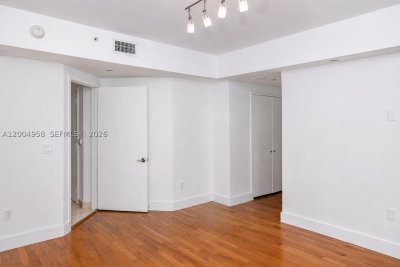Comprar apartamento no Jade Brickell 302