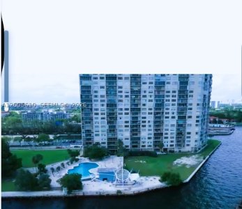 Jockey Club Apt #1815