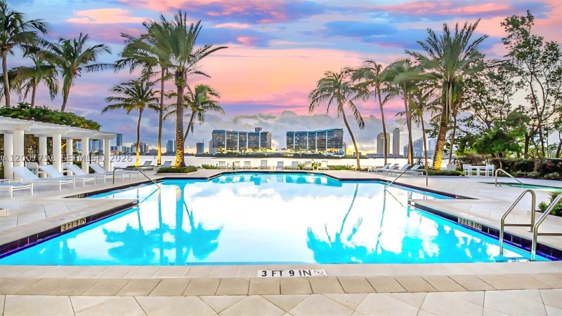 Apartment for rent at Village by the Bay 7201
