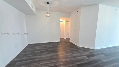 Comprar apartamento no 360 Condominium West 703