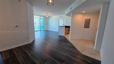 Comprar apartamento no 360 Condominium West 703