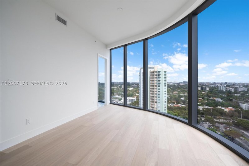 Apartment for rent at Una Residences at Brickell 1904