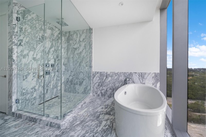 Apartment for rent at Una Residences at Brickell 1904