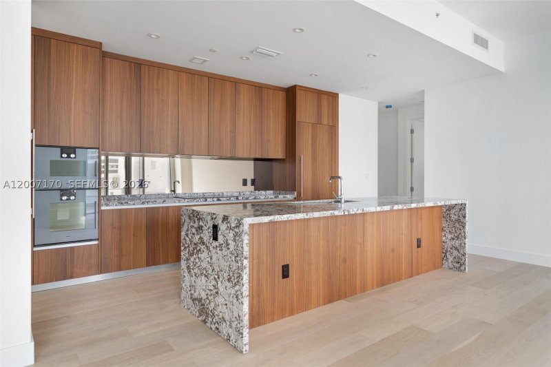 Apartment for rent at Una Residences at Brickell 1904