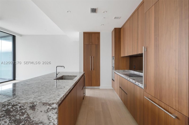Apartment for rent at Una Residences at Brickell 1904