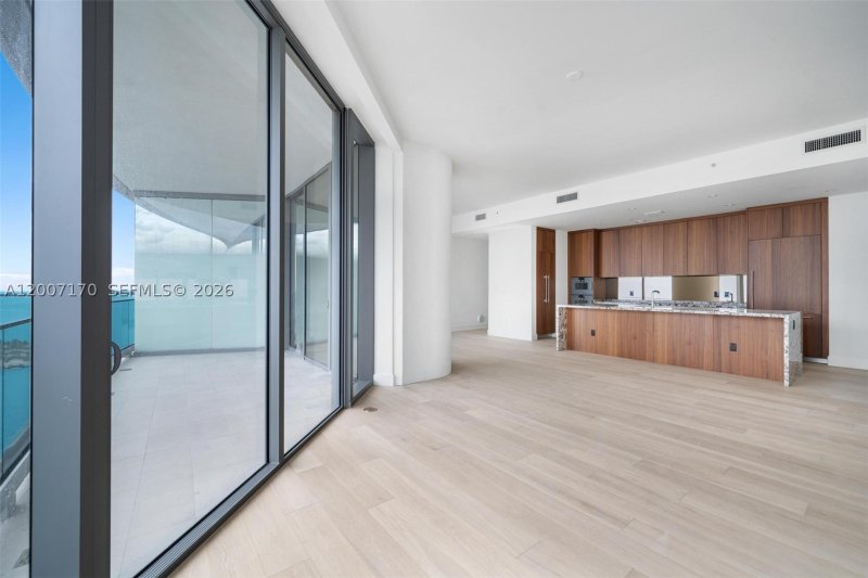 Apartment for rent at Una Residences at Brickell 1904