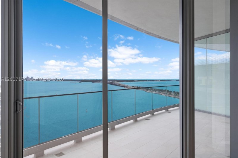 Apartment for rent at Una Residences at Brickell 1904