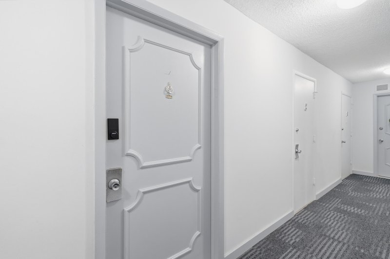 Condo for sale at Trafalgar Towers 303