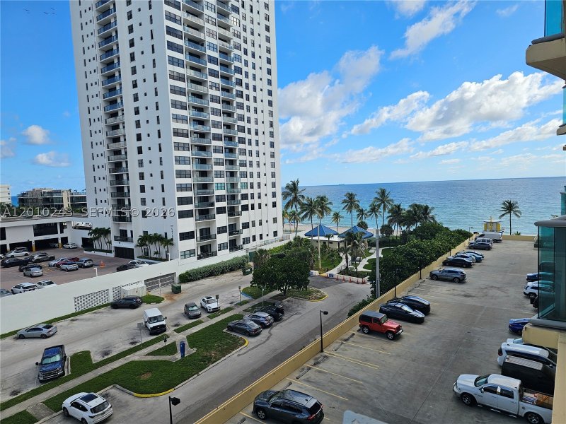 Apartment for rent at The Wave Condo 637