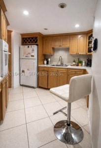 Comprar apartamento no Four Ambassadors 805