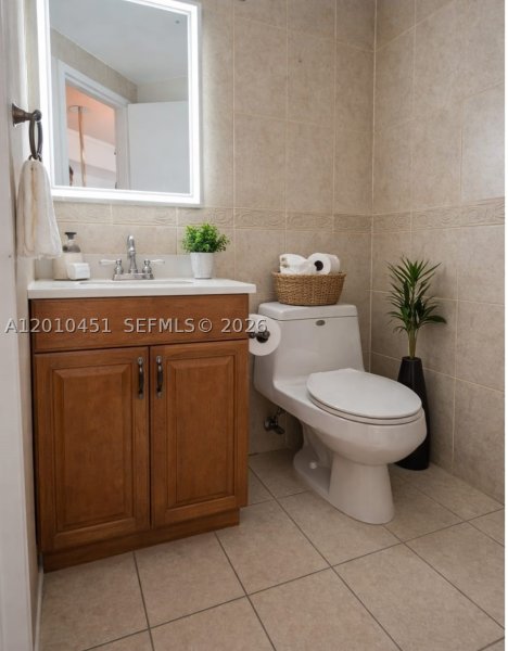 Comprar apartamento no Four Ambassadors 805