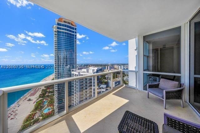 Alquiler de apartamento en Trump Palace 4702