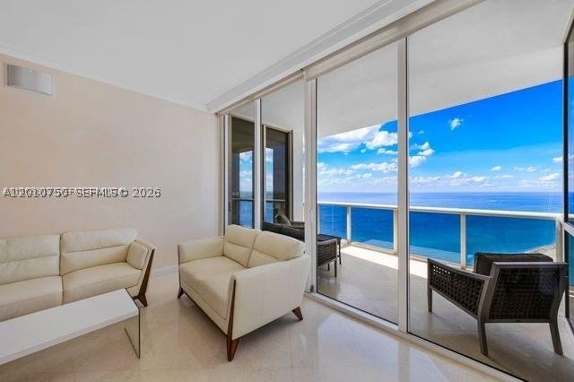 Alquiler de apartamento en Trump Palace 4702