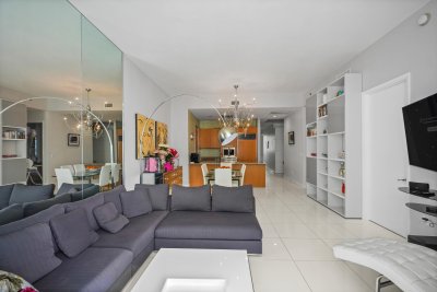 Comprar apartamento no Trump Tower Two 3902