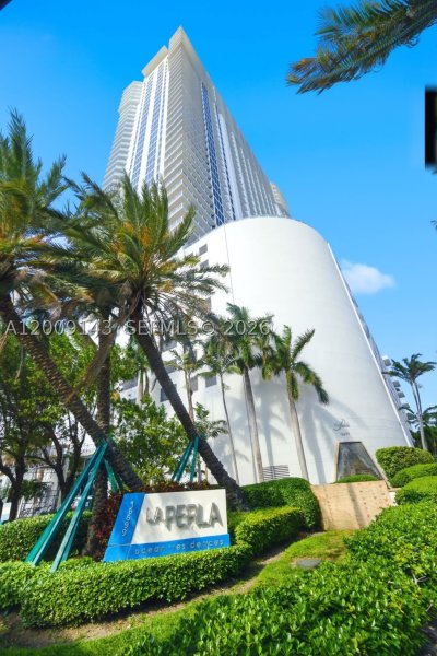 Comprar apartamento no La Perla 3802