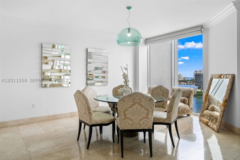Condo for sale at Peninsula I 1705