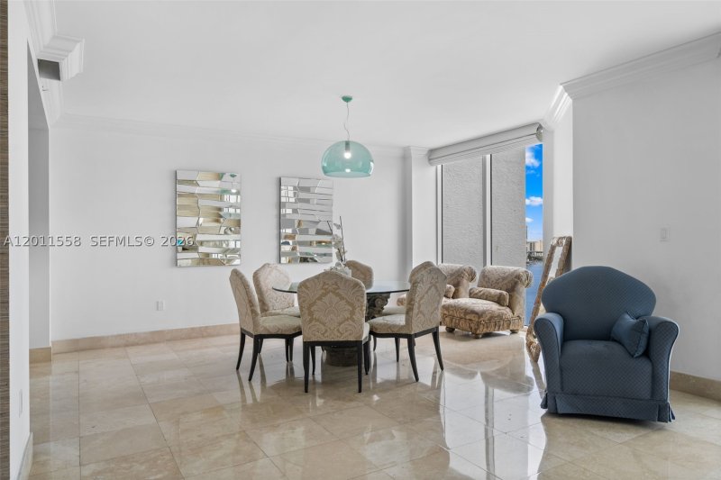 Condo for sale at Peninsula I 1705
