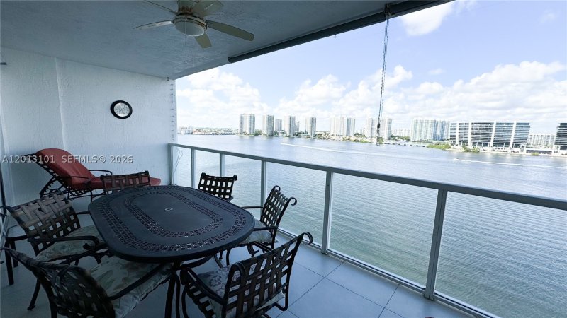Alquiler de apartamento en Marina Bay Club 1106
