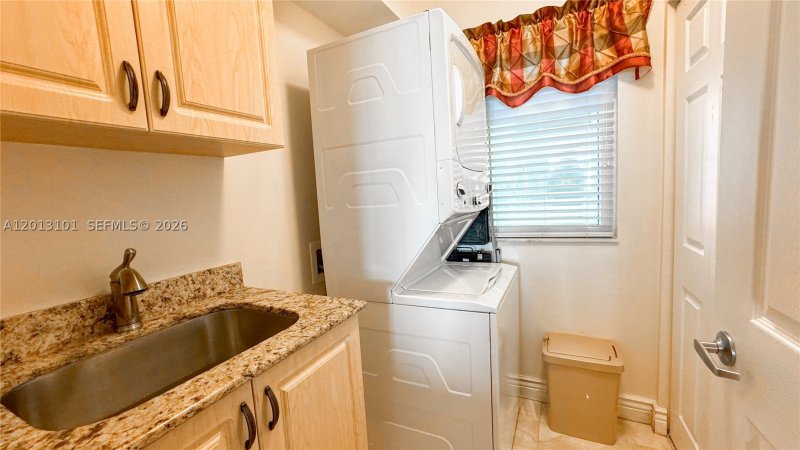 Alquiler de apartamento en Marina Bay Club 1106