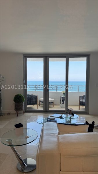Apartment for rent at Oceanside Plaza 14E