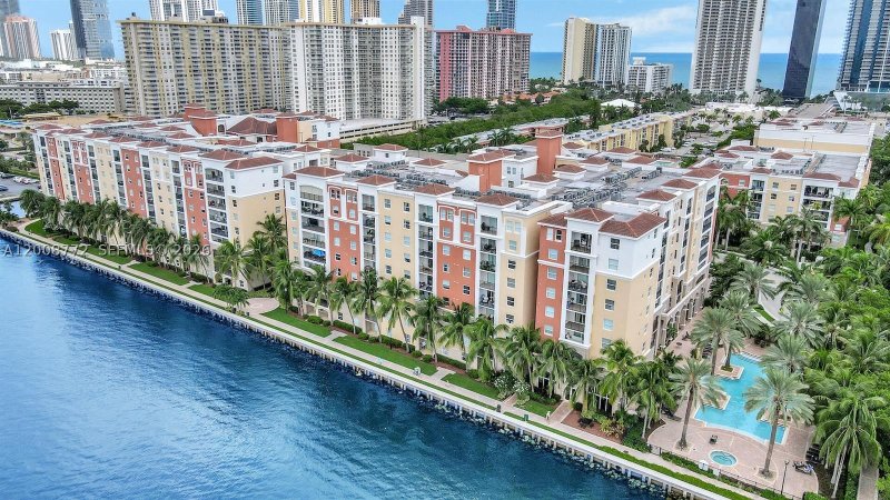 Condo for sale at Porto Bellagio 4102