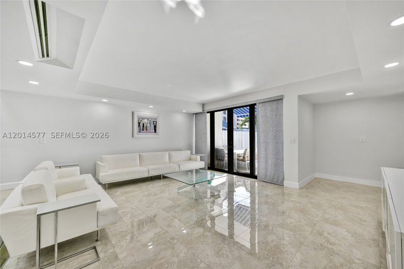Comprar apartamento en Poinciana Island