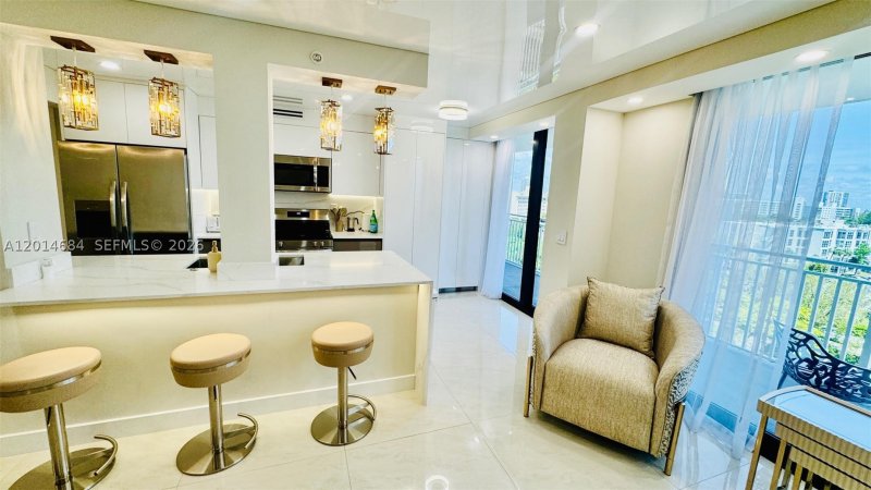 Condo for sale at Winston Towers 811
