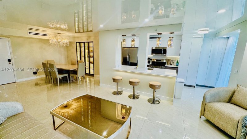 Condo for sale at Winston Towers 811